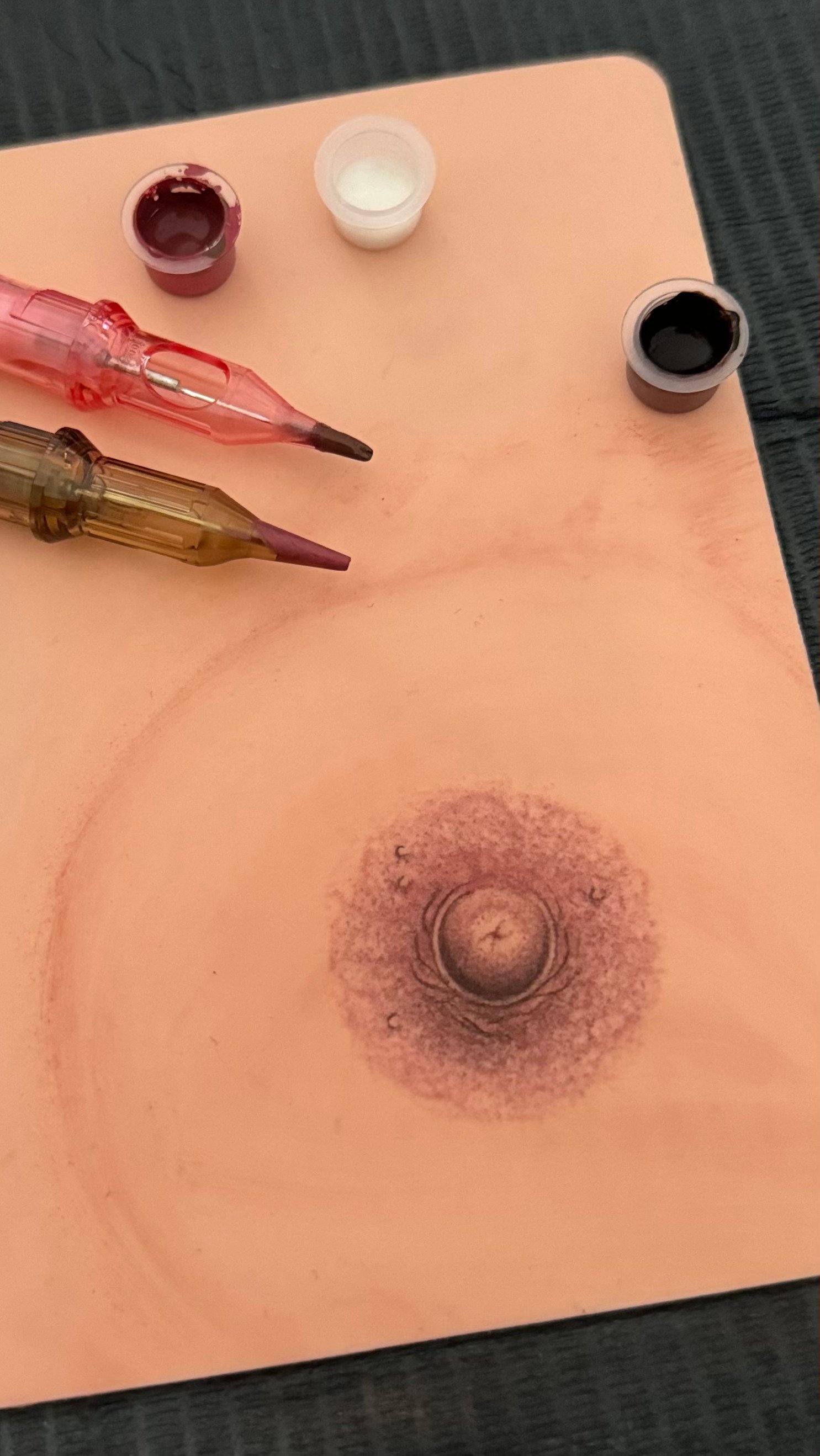 Reconstruction ar&eacute;ole maquillage permanent